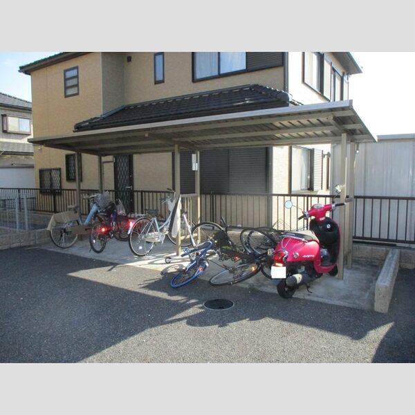 レグルス 駐輪場