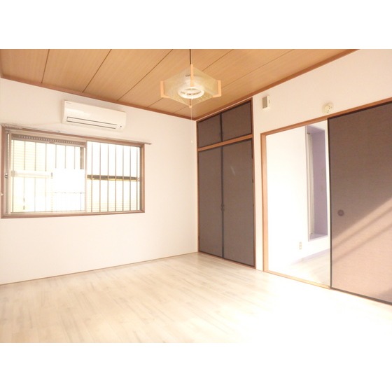 サンルーフ幕張202号室 リビング