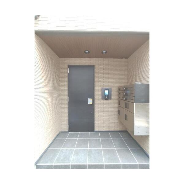 PLEASANT エントランス