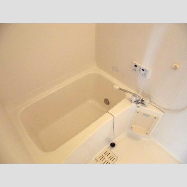 レピュート岡部　AⅤ号室 追い焚き機能付き風呂