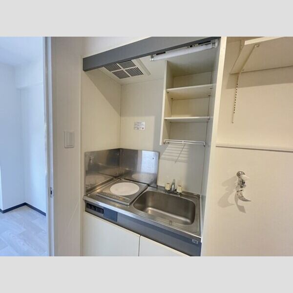 コンフォール小泉202号室 キッチン　IH1口コンロ