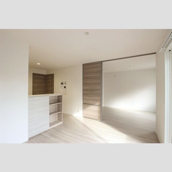 フェリスタ リビングから洋室