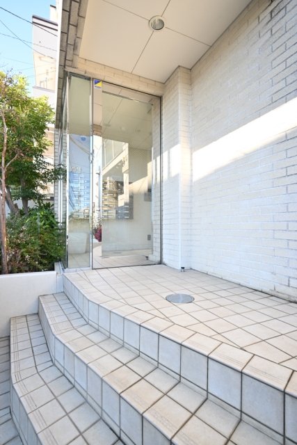 ラ・シード横浜藤が丘2階 エントランス