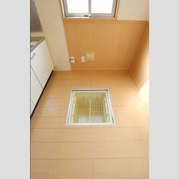 プランドール　A棟103号室 床下収納