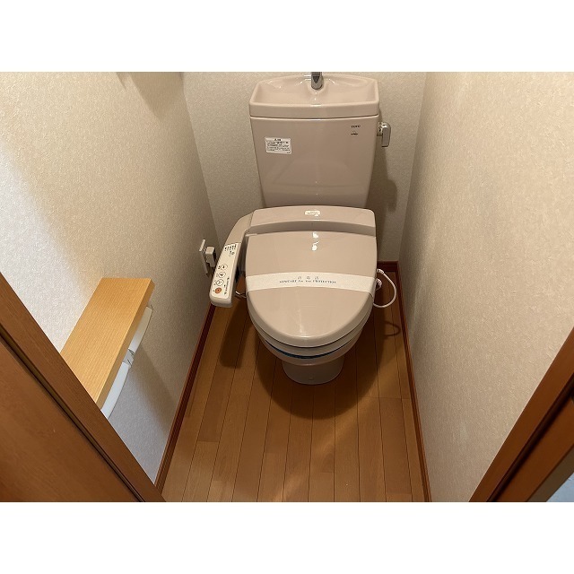 ルーブル上池台弐番館302号室 トイレ