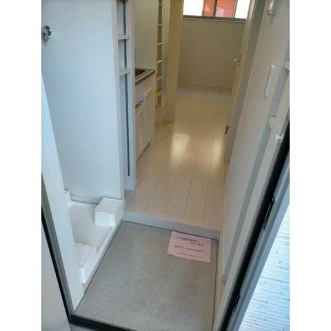 クレールアルブル妙蓮寺1階 エントランス