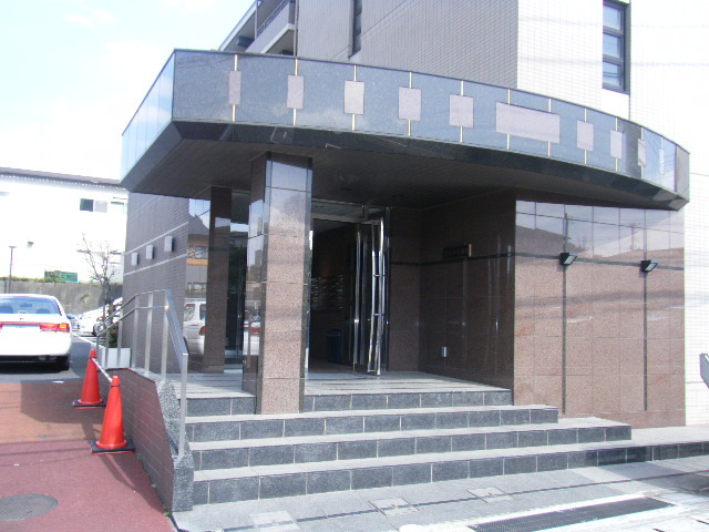 グランコート蘇我 車椅子用のスロープも付いてます☆