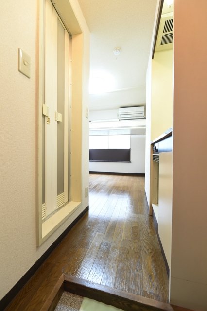 メトリブ三軒茶屋2階 玄関