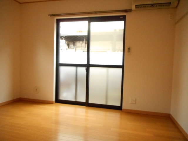 ラ・インサラーテ リビング