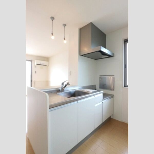 クレストパーク　E 対面キッチン