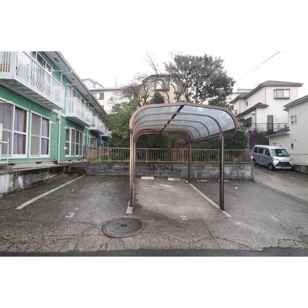 エステートピアマルイI101号室 駐車場