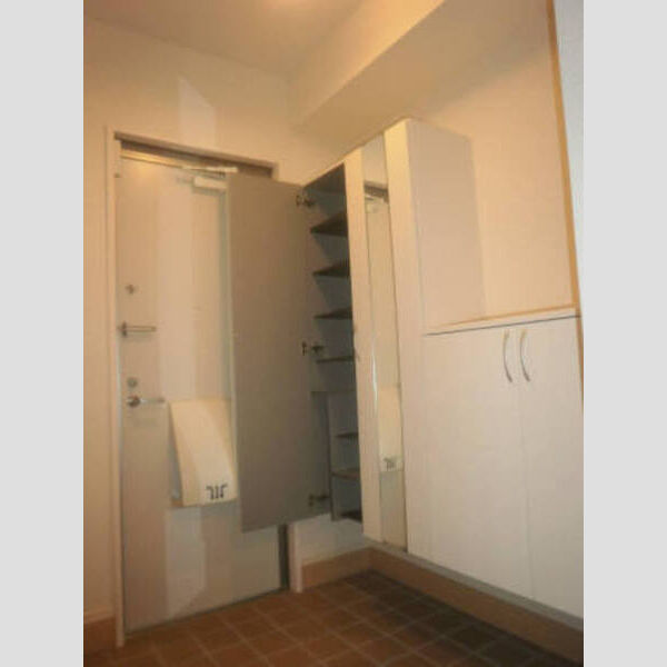 グランメール102号室 シューズボックス