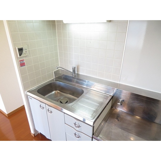 ロイヤルヒルズ浦和0405号室 キッチン