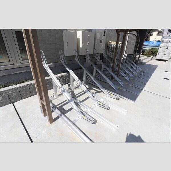 エバープレイス武蔵浦和101号室 駐輪場