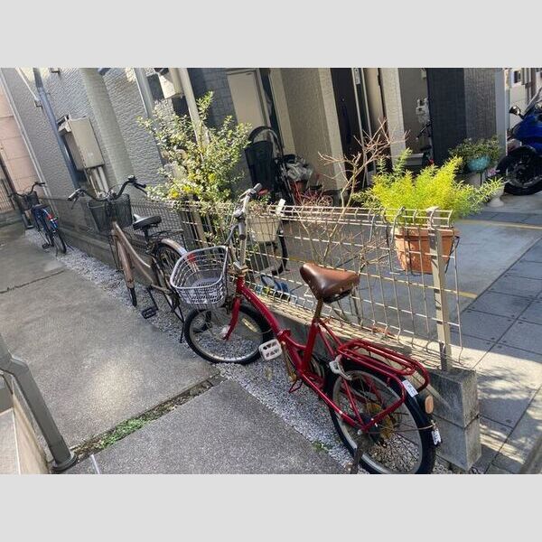 フローラ・フジタ 周辺