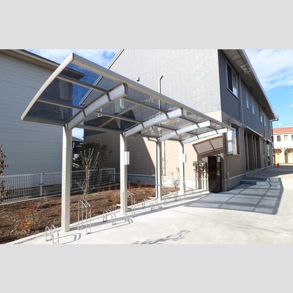 ジュモンターニュ 駐輪場