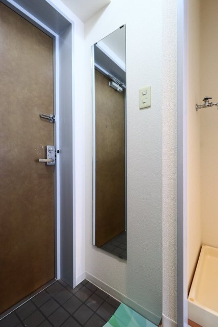 ヒルトップ横浜5階 姿見