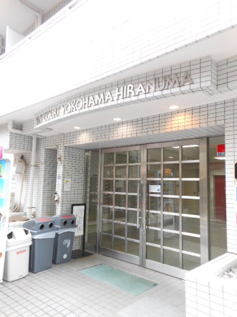 スカイコート横浜平沼8階 エントランス玄関部分！