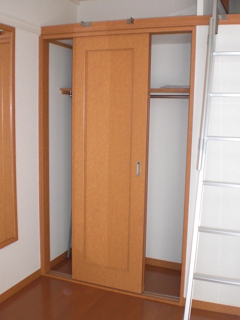 レオパレス海援隊104号室 内観