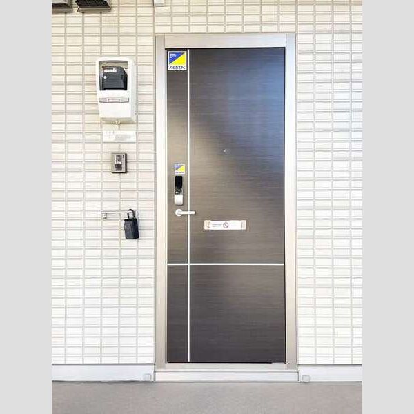 パーシモンⅢ103号室 玄関ドア