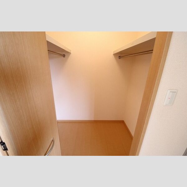 チェルシー　A/BB102号室 ウォークインクローゼット