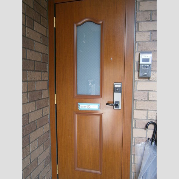 アバンティーヌ淵野辺　A カードキー使用の玄関