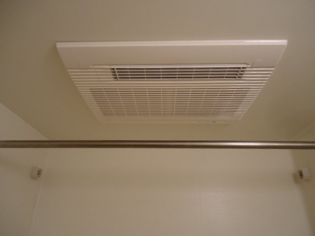 クレシア103号室 浴室乾燥機