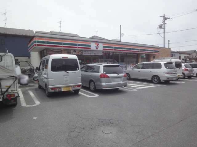 ラヴィーユ　クラ セブンイレブンさいたま曲本3丁目店まで515ｍ