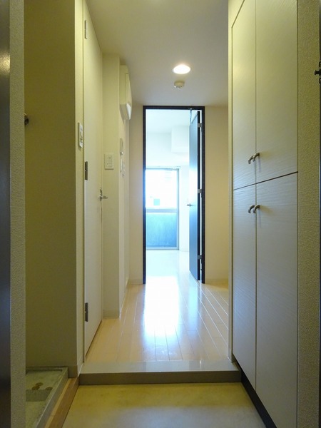 エルミタージュ横濱弘明寺 玄関