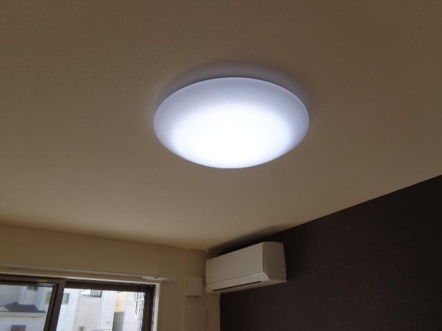 メゾン　ラ　ティーダ（maison la teada）00103号室 照明