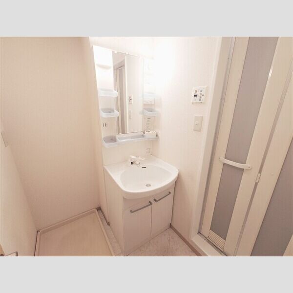 ラ・グラシューズ 洗髪洗面化粧台