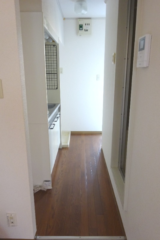 セシールICHIKAWA1階 内観