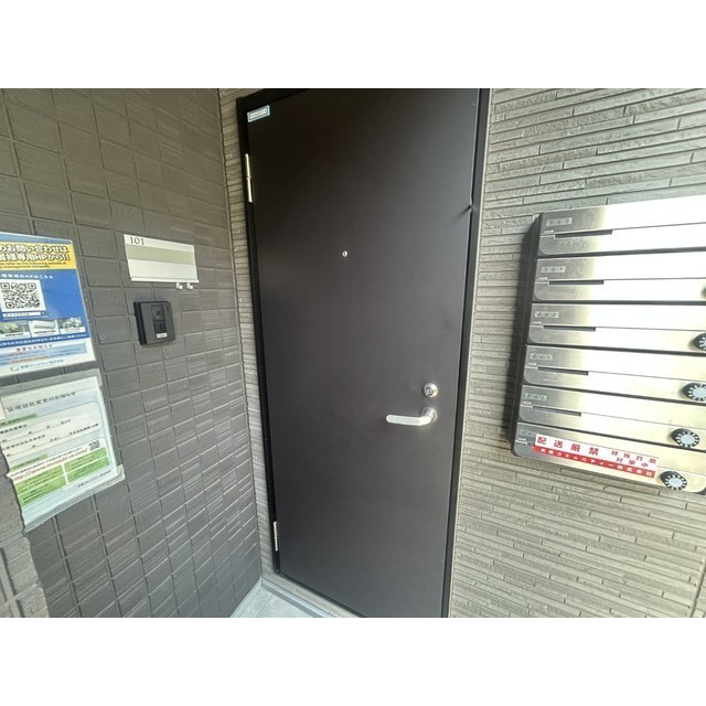 デュセレスト天神町 玄関