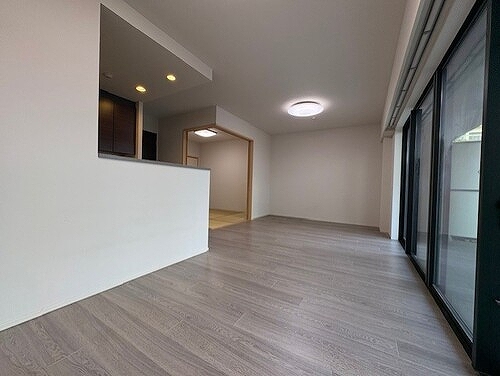 ライオンズ上井草レジデンス リビング別角度【内装前】