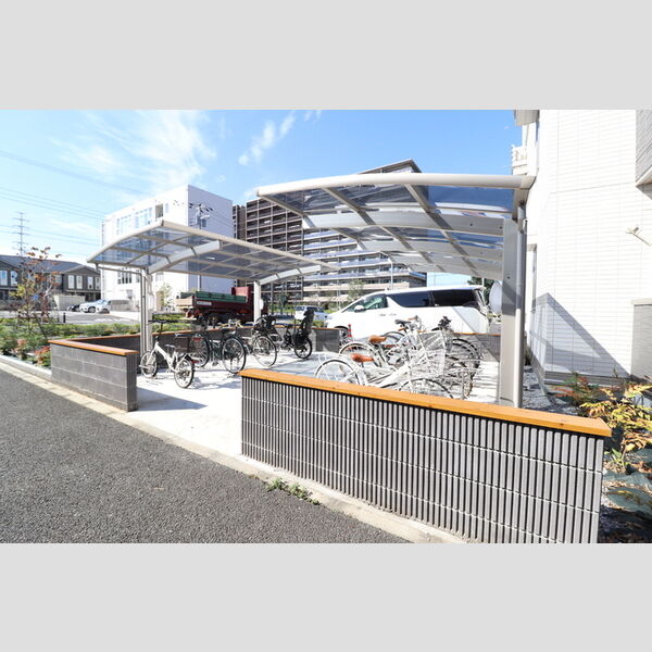 フェリーチェおおたかの森Ⅱ208号室 駐輪場