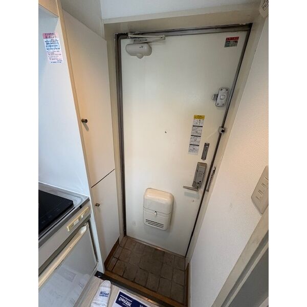 ジュネコーポ八ヶ崎0101号室 玄関