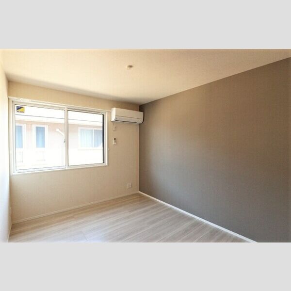 プラヴール202号室 洋室