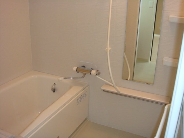 グランパ203号室 バス