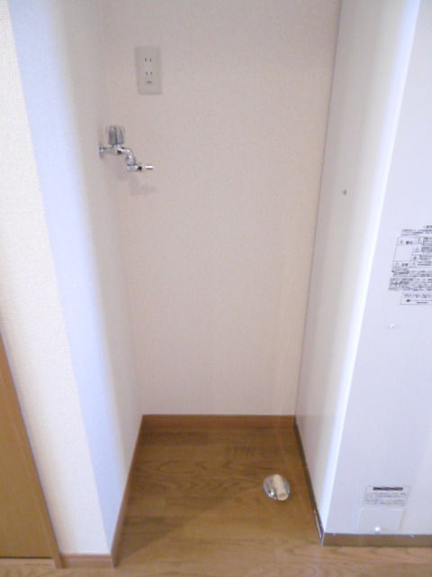 レオミノール明神町 防水板