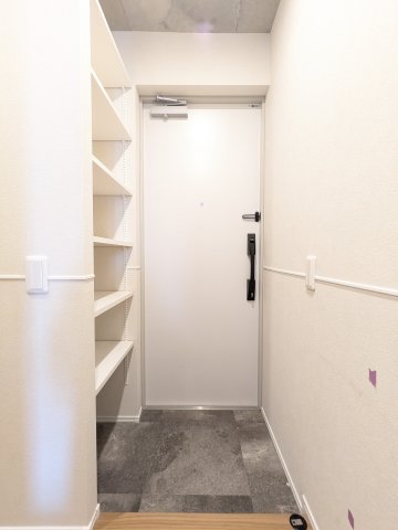 フラッフィー落合南長崎0401号室 玄関