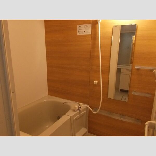 ハイム羽沢十番館205号室 浴室換気乾燥機付ユニットバス