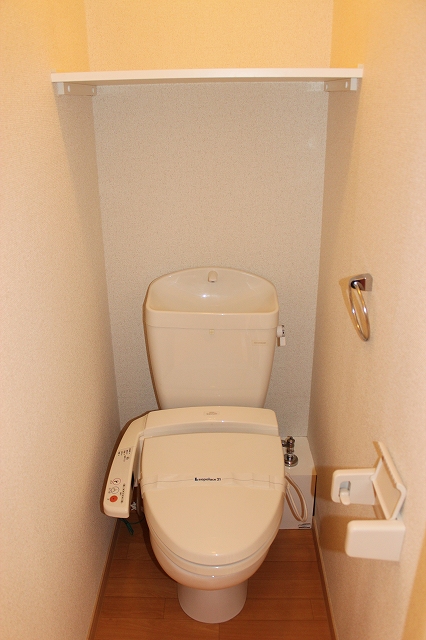 レオパレスフリーダムベッセルⅣ102号室 温水洗浄便座付