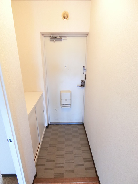 ドミールピア 玄関