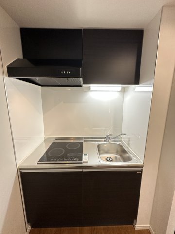 ベイルーム厚木幸町 ２口ＩＨヒーターで料理する方も満足♪キッチン収納スペースも豊富です★