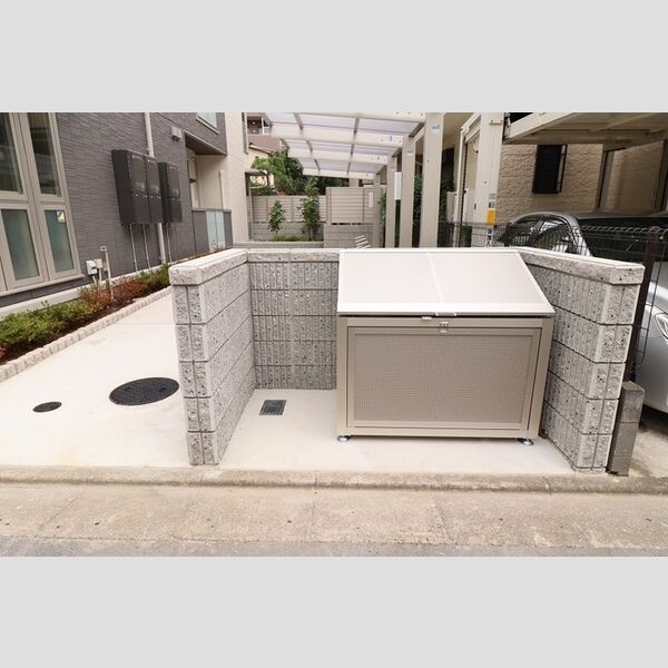 ウィンダムSK 敷地内ゴミBOX