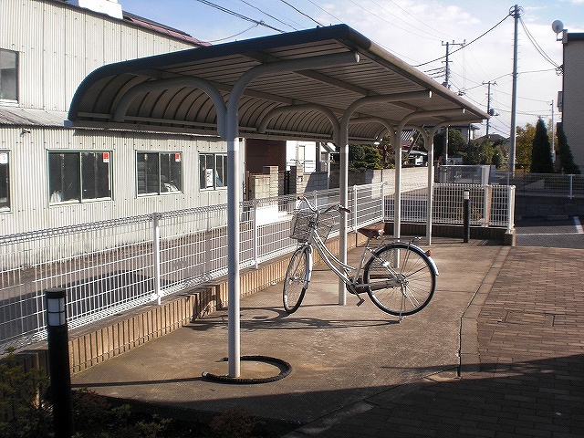 レオパレスアーバン・ビレッジ206号室 駐輪場