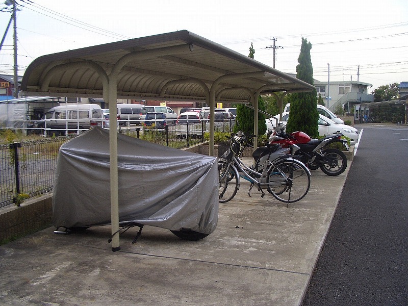 レオパレスララハウス101号室 駐輪場