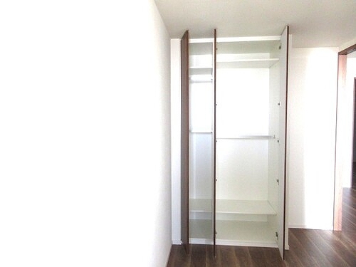 ザ・パークハウス西新宿タワー６０39階 クロゼット（洋室約5.1畳）