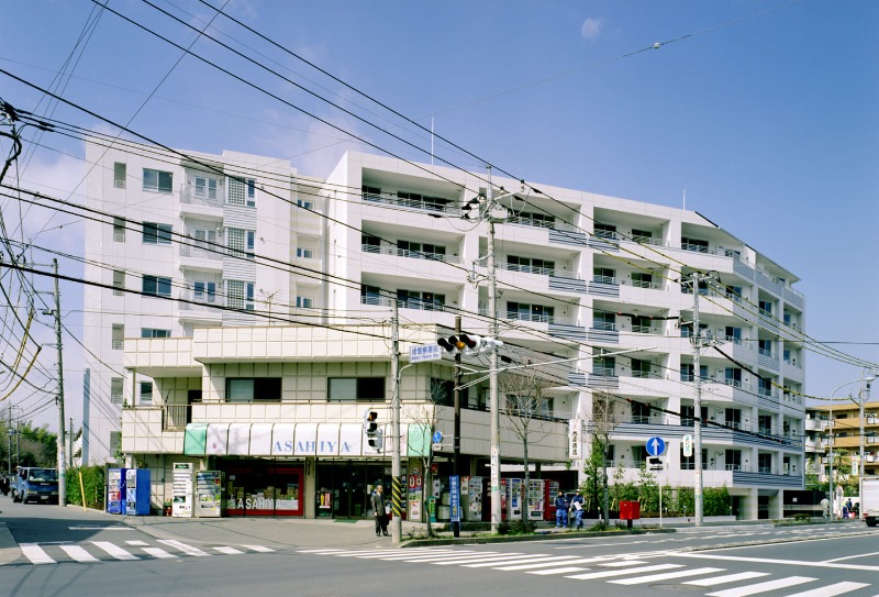 クレッセント中山 外観