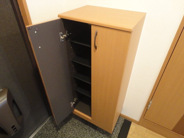 リバーシティ石塚301号室 下足箱開放時